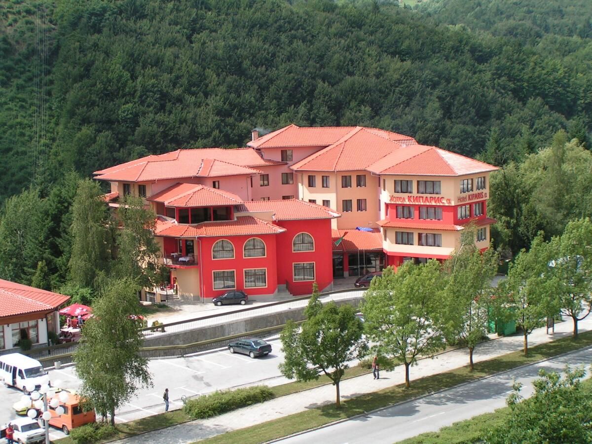 Отель Hotel Kiparis Alfa Смолян-4