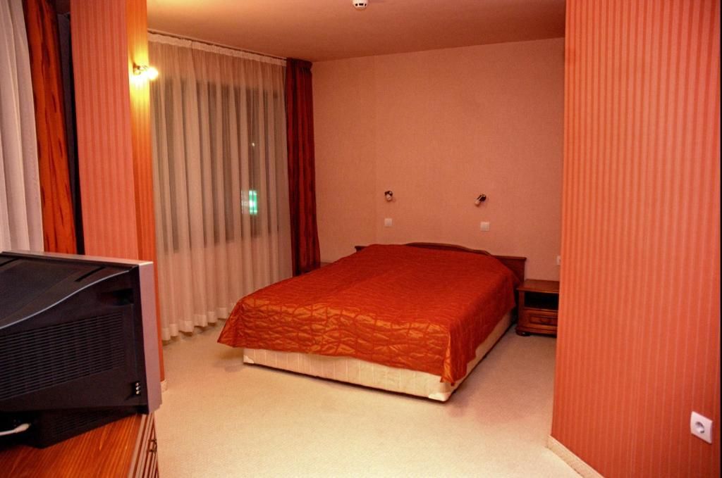 Отель Hotel Kiparis Alfa Смолян-52